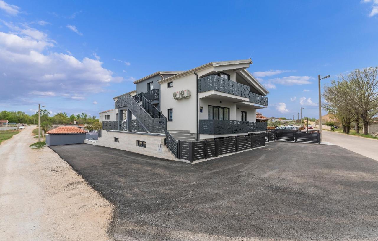 Apartmani Natalija Porec Esterno foto
