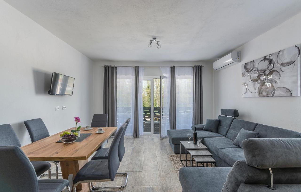 Apartmani Natalija Porec Esterno foto