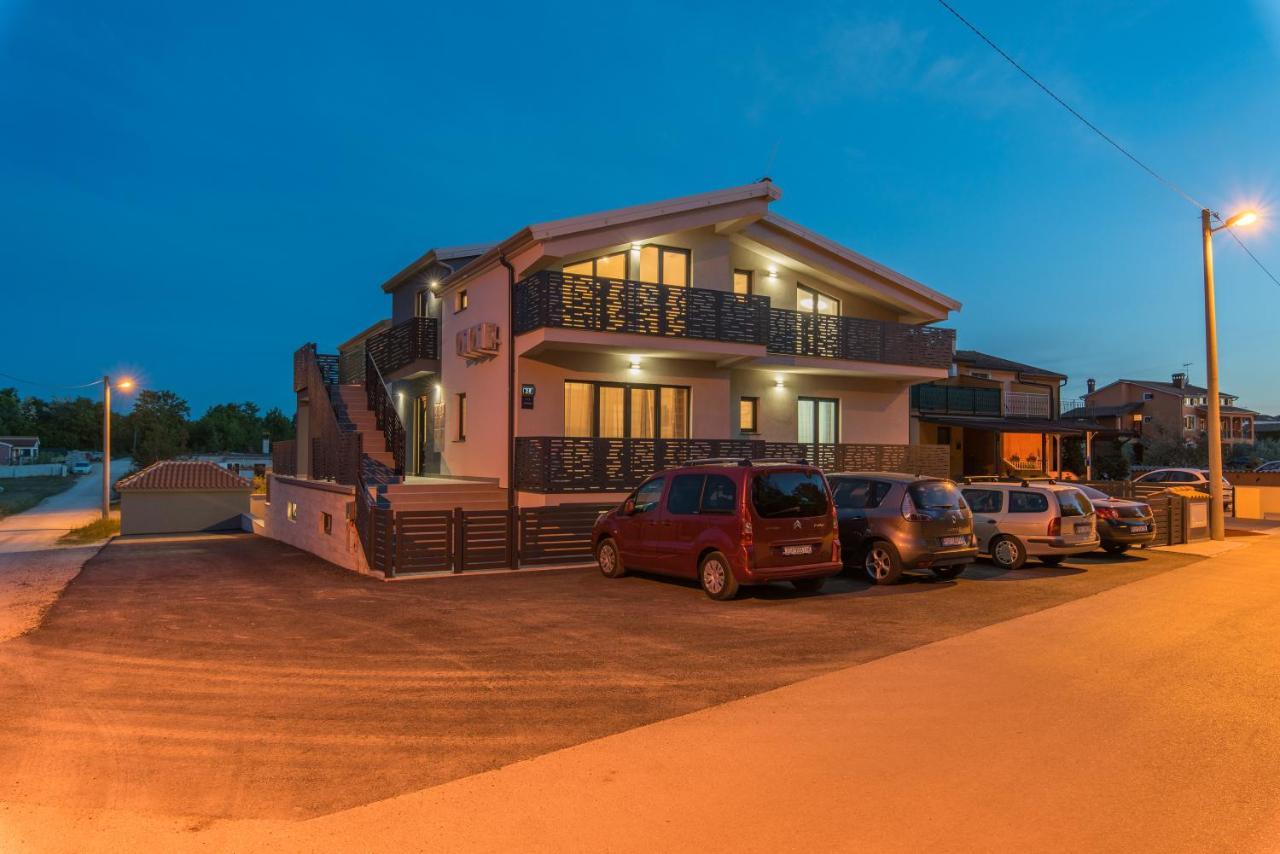 Apartmani Natalija Porec Esterno foto